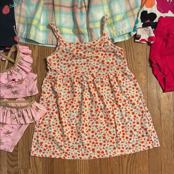 Assorted Dresses and Outfits. All in excellent condition - Picture 8 of 11